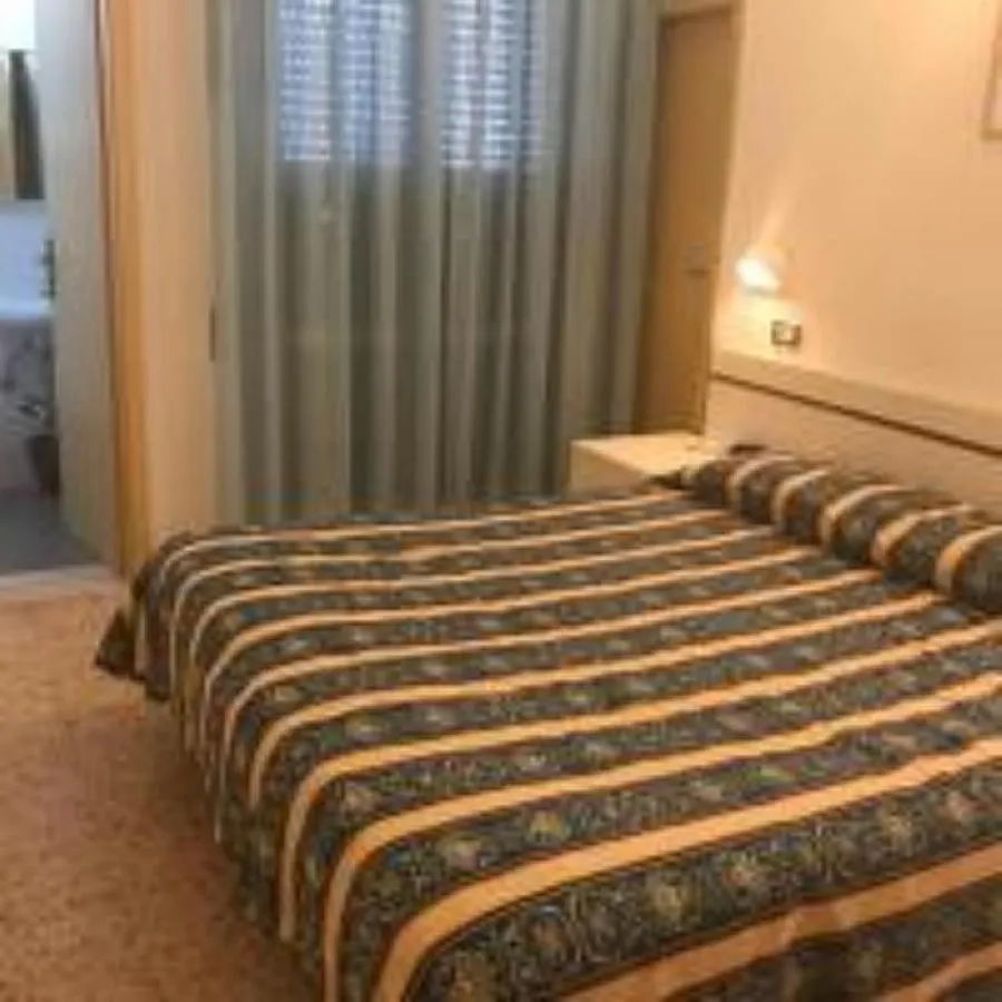 Hotel Riva Rimini 2*,