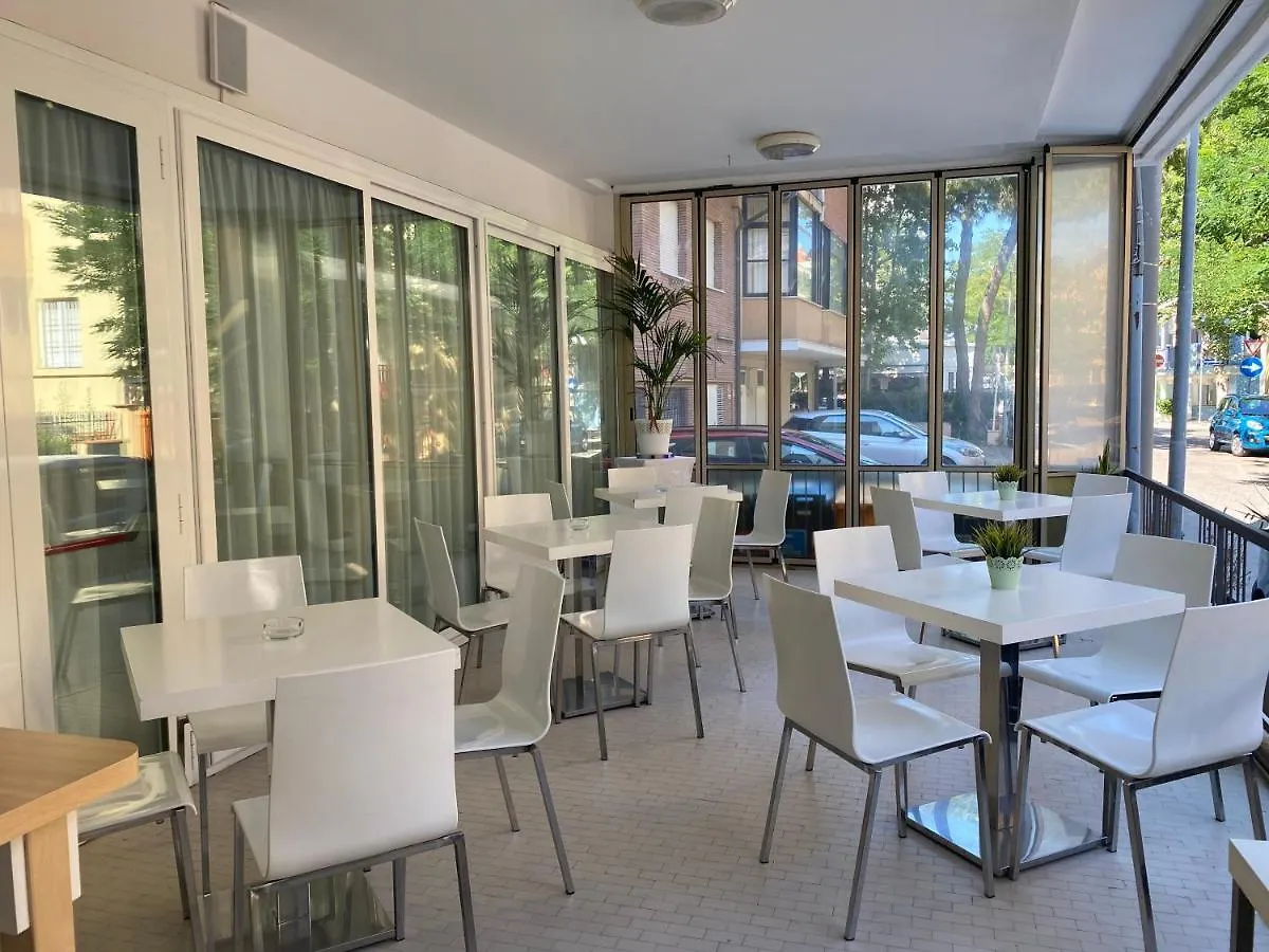 Hotel Riva Rimini 2*,  Italy